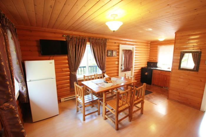 Mt. Revelstoke Alpine Chalets Екстер'єр фото