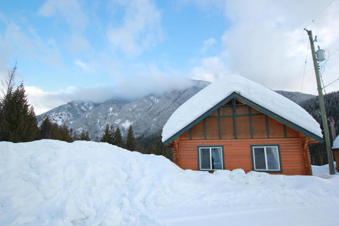 Mt. Revelstoke Alpine Chalets Екстер'єр фото