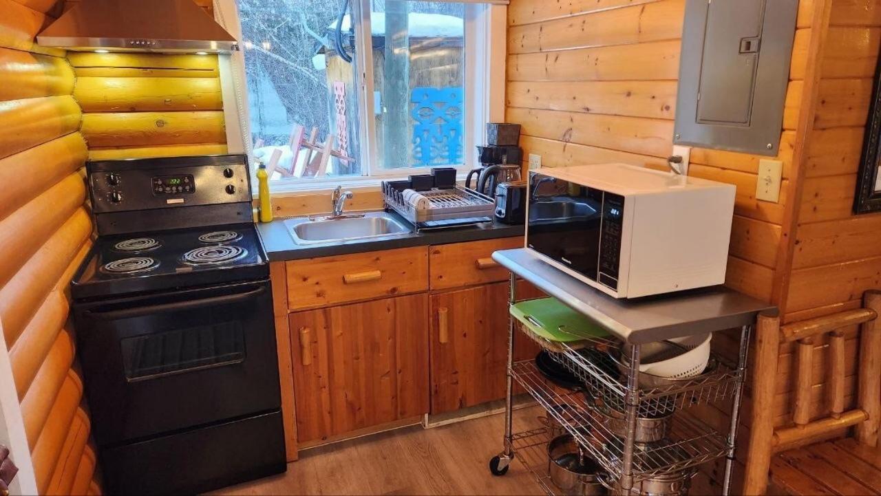 Mt. Revelstoke Alpine Chalets Екстер'єр фото