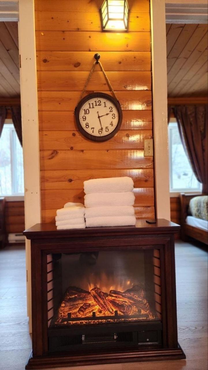 Mt. Revelstoke Alpine Chalets Екстер'єр фото