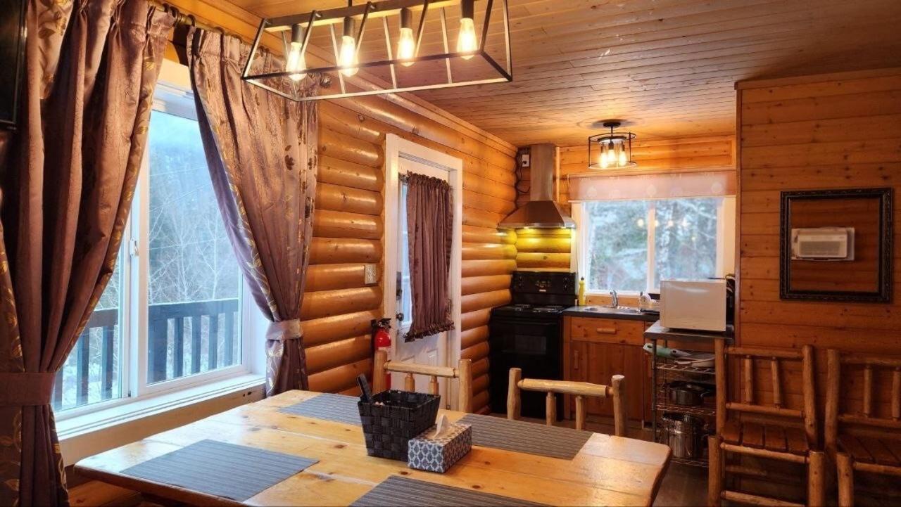 Mt. Revelstoke Alpine Chalets Екстер'єр фото