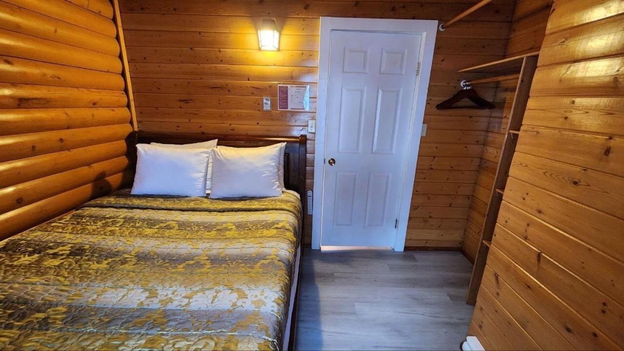 Mt. Revelstoke Alpine Chalets Екстер'єр фото